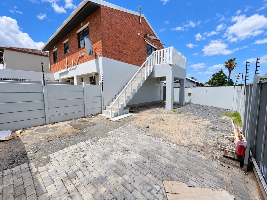 6 Bedroom Property for Sale in Rugby Western Cape